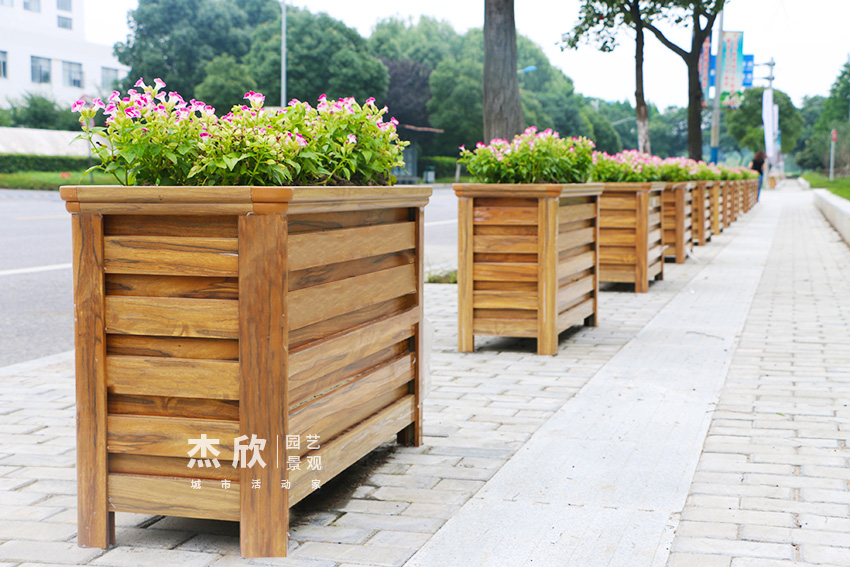 街道花箱在市政使用有哪些優(yōu)勢？