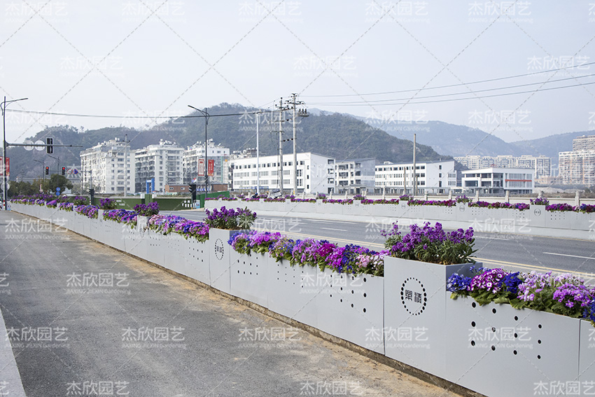 道路花箱護欄廠家靠譜嗎？