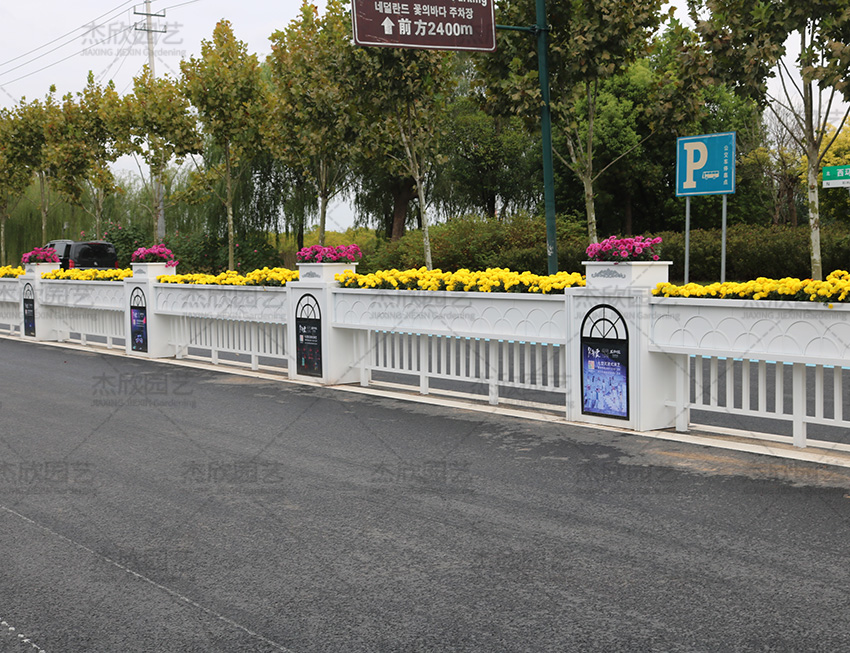 道路護(hù)欄花箱值得選擇嗎？