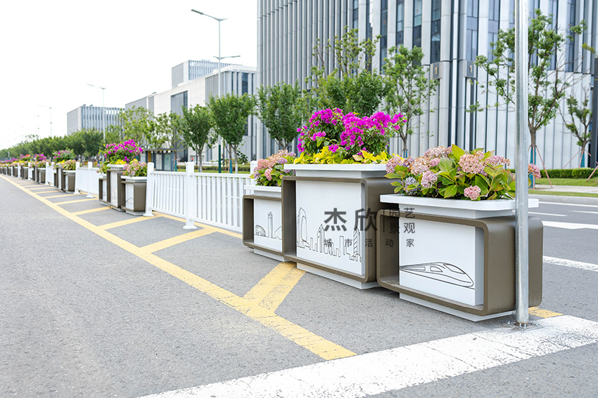 戶外花箱道路護欄怎么挑選？